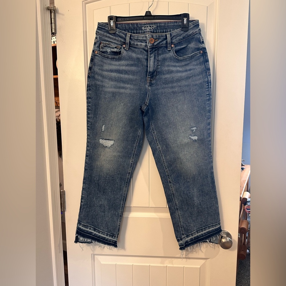 EDGLEY Mid-Rise Washed Blue Distressed Cropped Jeans